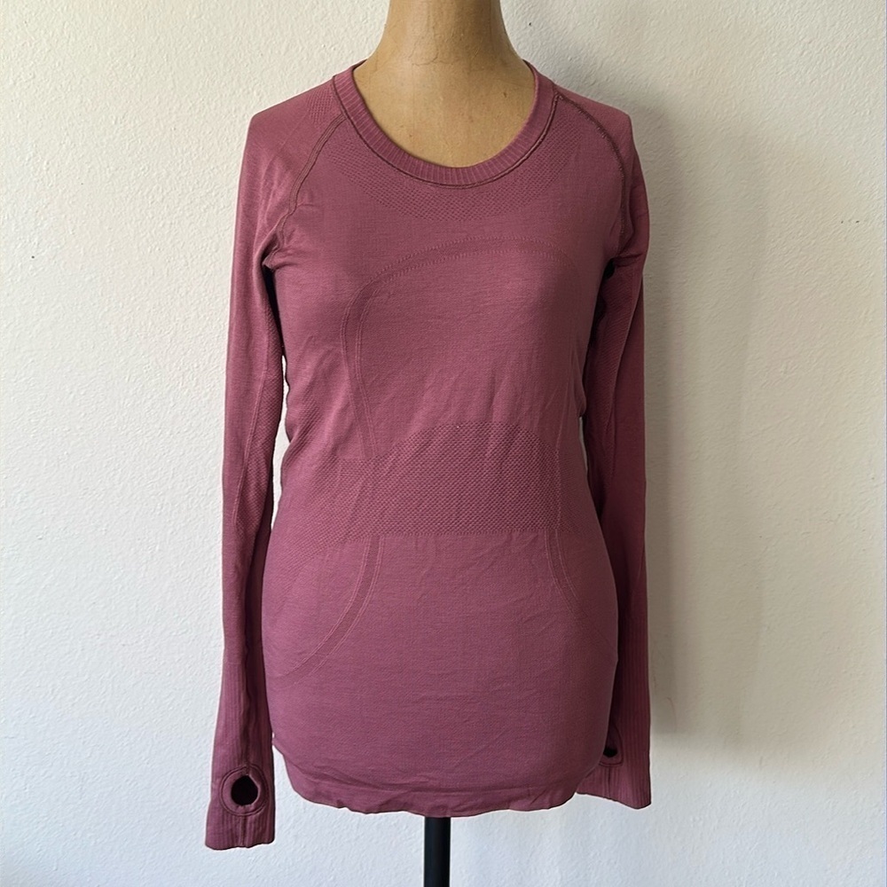 Lululemon sz 6 long sleeve Run Swiftly tech rose color great pre owned condition